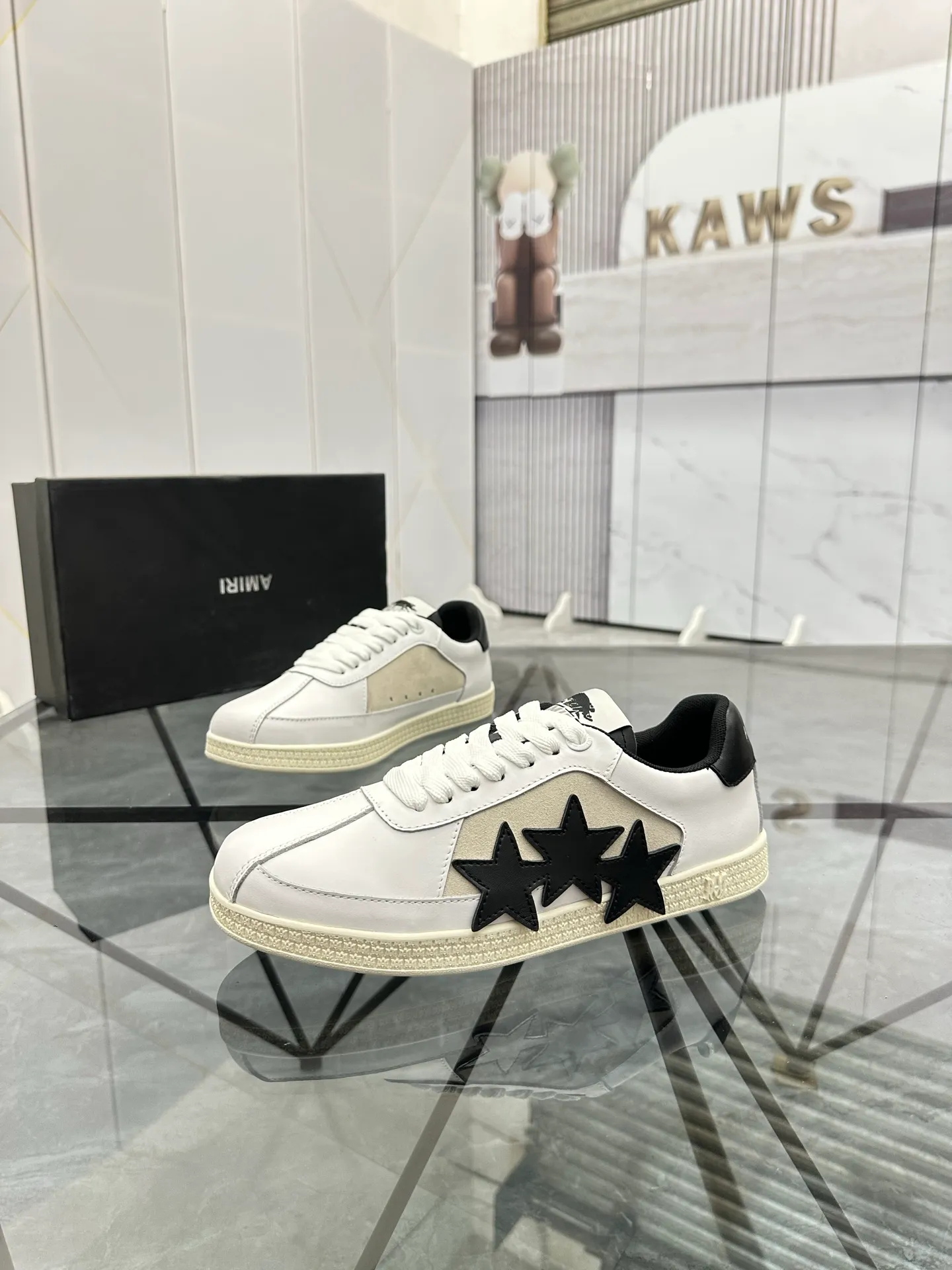 Men's shoes: 💰P420¥ Product trademark: AMIRI* "Amir*" low-top casual shoes Regular size: 38-45 (can be customized to 46) Product material: imported cowhide upper, breathable lining, original outsole. Number: 001